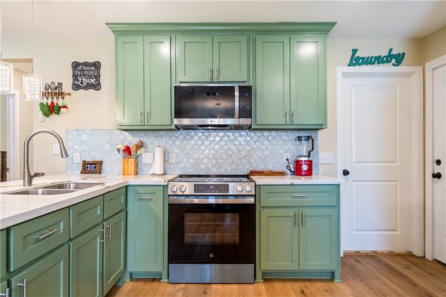 915 Craig St, Corpus Christi, TX 78404