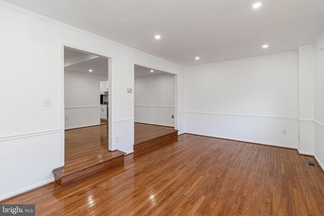 7422 RHONDDA DR, Lorton, VA 22079