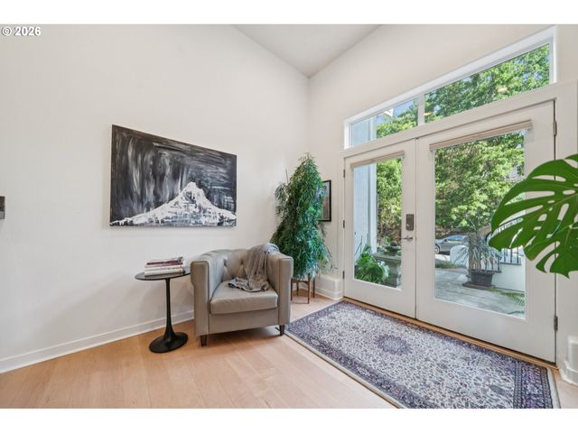 5604 Sw KNIGHTSBRIDGE Dr, Portland, OR 97219