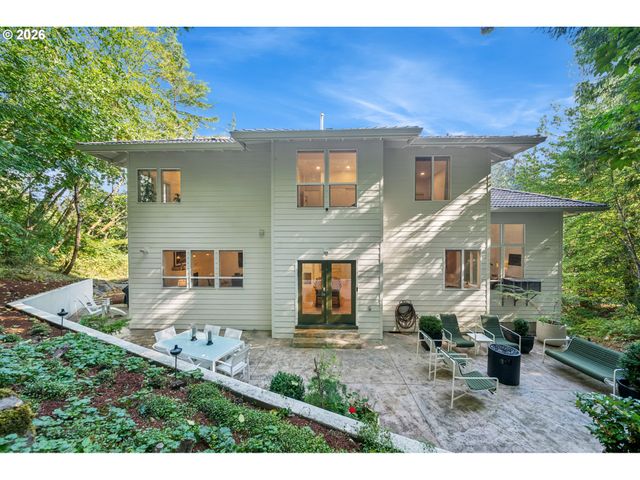 5604 Sw KNIGHTSBRIDGE Dr, Portland, OR 97219