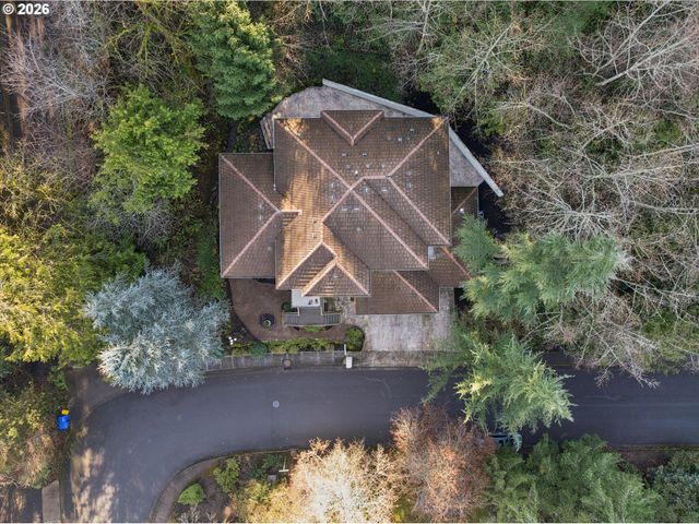 5604 Sw KNIGHTSBRIDGE Dr, Portland, OR 97219