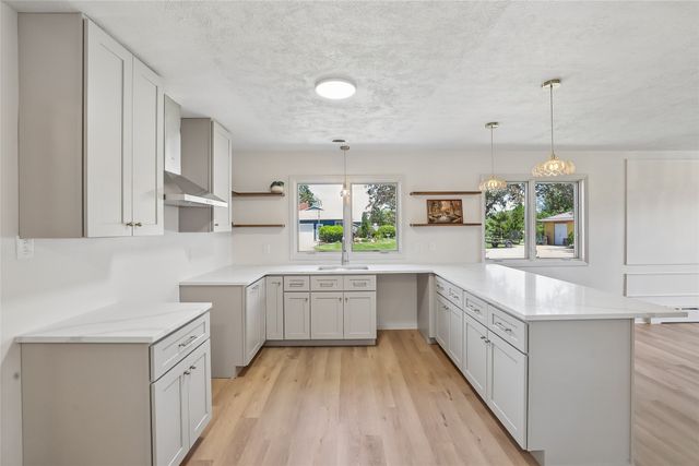 1940 West Street, Grinnell, IA 50112