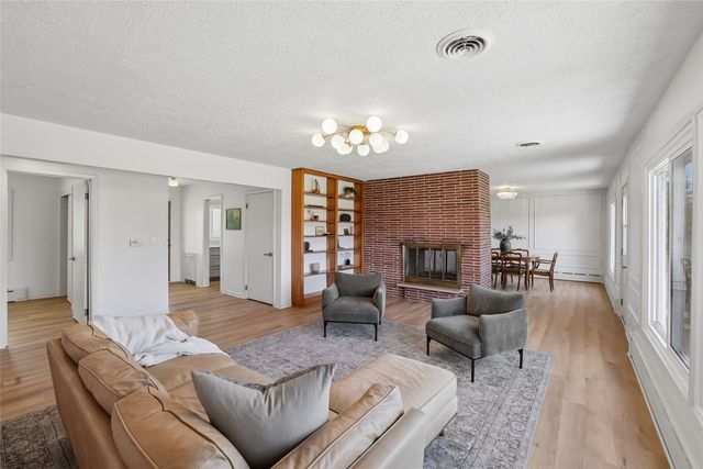 1940 West Street, Grinnell, IA 50112