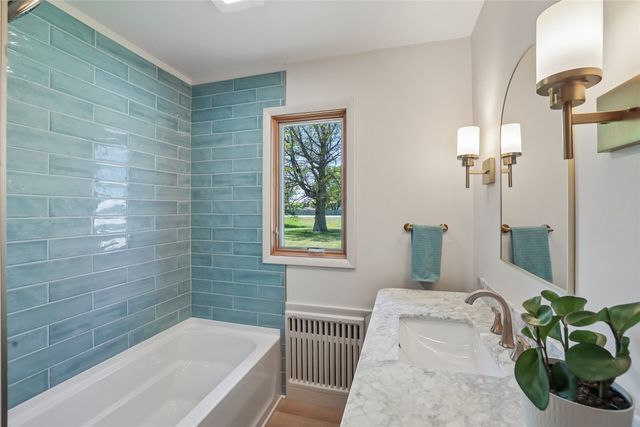 1940 West Street, Grinnell, IA 50112