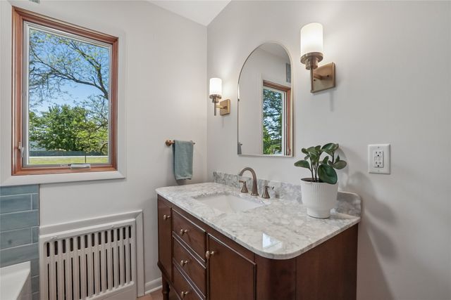 1940 West Street, Grinnell, IA 50112