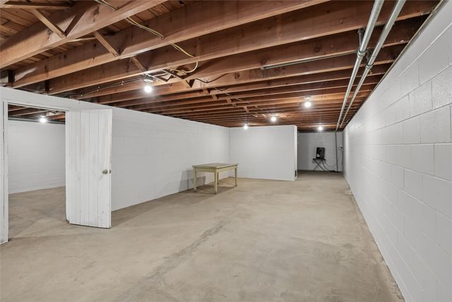 1940 West Street, Grinnell, IA 50112