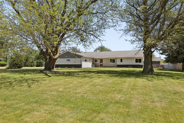 1940 West Street, Grinnell, IA 50112