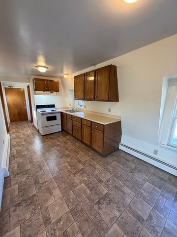 28 Clark St 3, Danvers, MA 01923