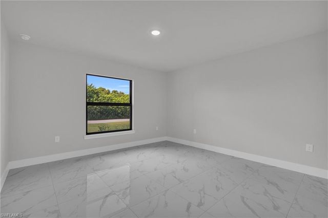 4202 14th ST SW, Lehigh Acres, FL 33976