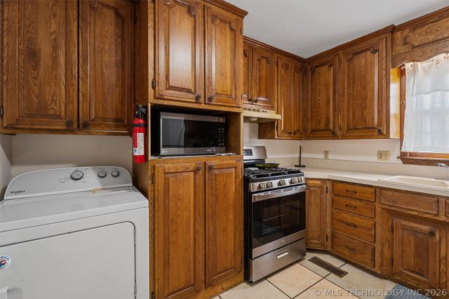 2223 S Osage Avenue, Bartlesville, OK 74003
