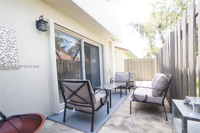 610 NW 108th Ter ., Pembroke Pines, FL 33026