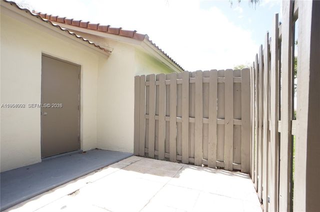 610 NW 108th Ter ., Pembroke Pines, FL 33026