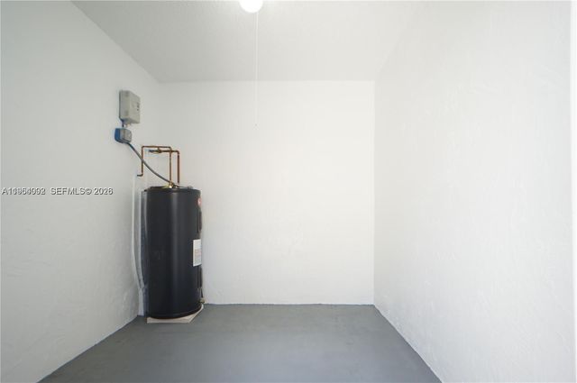 610 NW 108th Ter ., Pembroke Pines, FL 33026