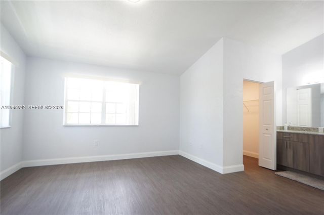 610 NW 108th Ter ., Pembroke Pines, FL 33026