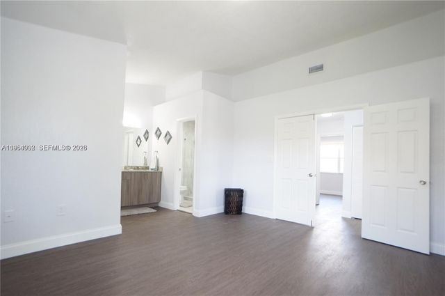 610 NW 108th Ter ., Pembroke Pines, FL 33026