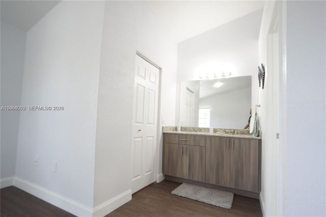 610 NW 108th Ter ., Pembroke Pines, FL 33026