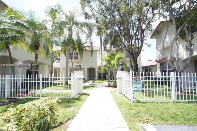 610 NW 108th Ter ., Pembroke Pines, FL 33026