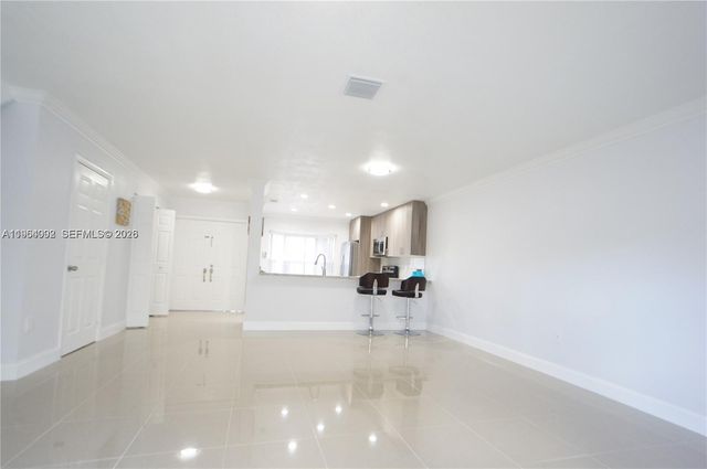 610 NW 108th Ter ., Pembroke Pines, FL 33026