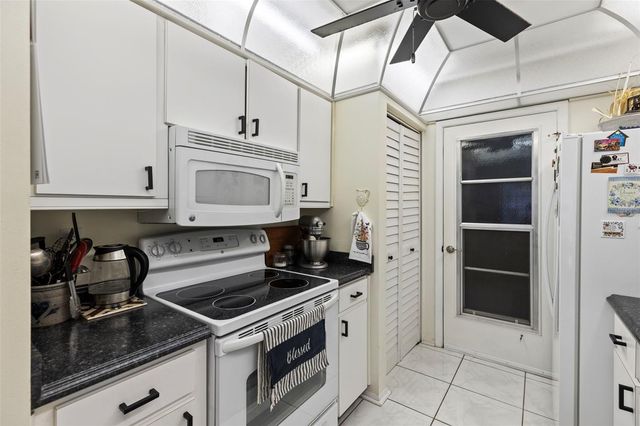 2735 SHERBROOKE LANE D, Palm Harbor, FL 34684