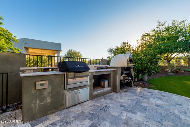 27314 N AZATLAN Drive, Rio Verde, AZ 85263