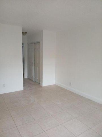 4760 Lucerne Lakes Boulevard W 405, Lake Worth, FL 33467