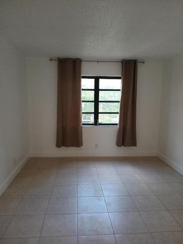 4760 Lucerne Lakes Boulevard W 405, Lake Worth, FL 33467