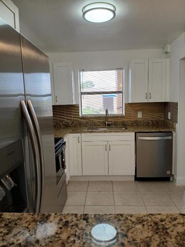 4760 Lucerne Lakes Boulevard W 405, Lake Worth, FL 33467