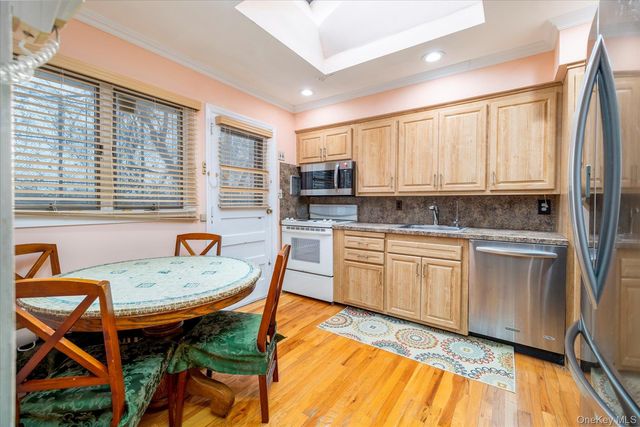 295 Thorn Street, Oceanside, NY 11572