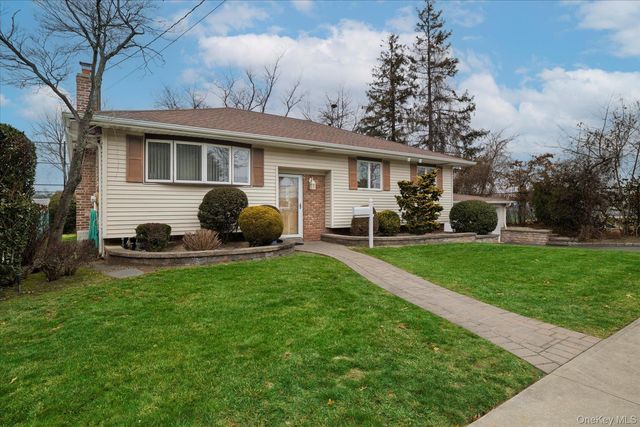 295 Thorn Street, Oceanside, NY 11572