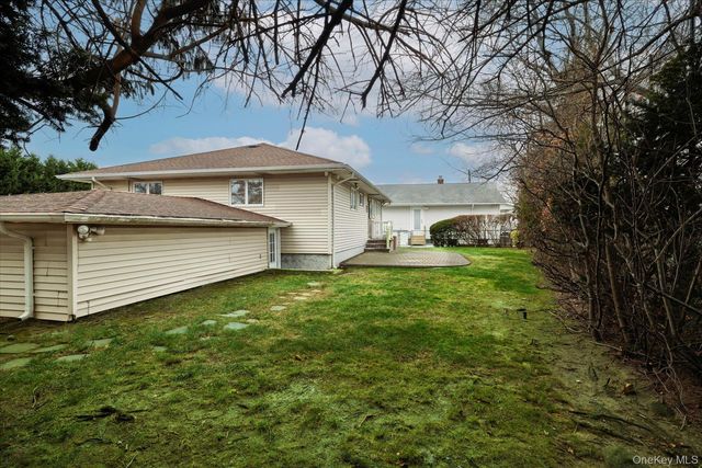 295 Thorn Street, Oceanside, NY 11572