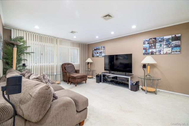 295 Thorn Street, Oceanside, NY 11572