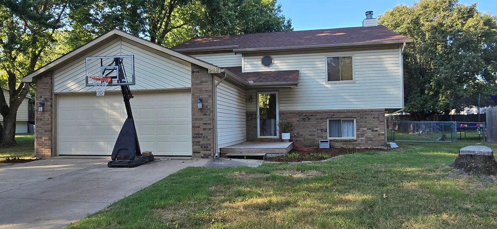 222 Tjaden St, Kechi, KS 67067