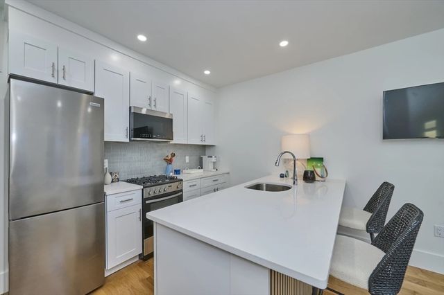 406 Columbia 1, Cambridge, MA 02141