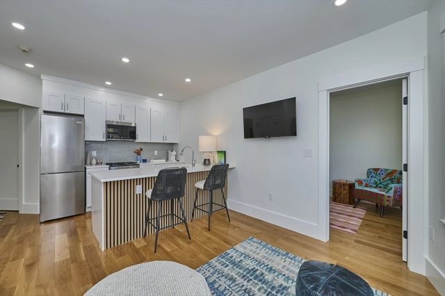 406 Columbia 1, Cambridge, MA 02141