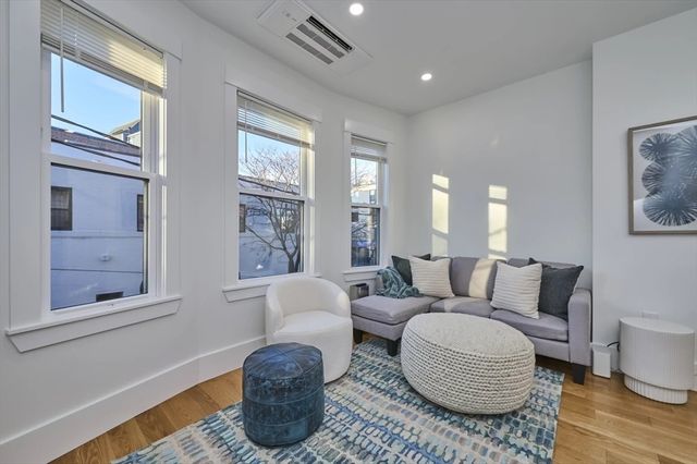 406 Columbia 1, Cambridge, MA 02141