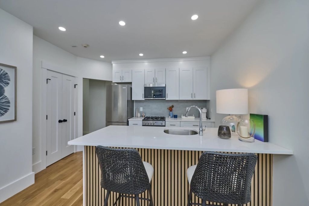 406 Columbia 1, Cambridge, MA 02141