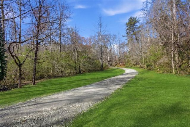 1852 Oak Grove Road, Dahlonega, GA 30533