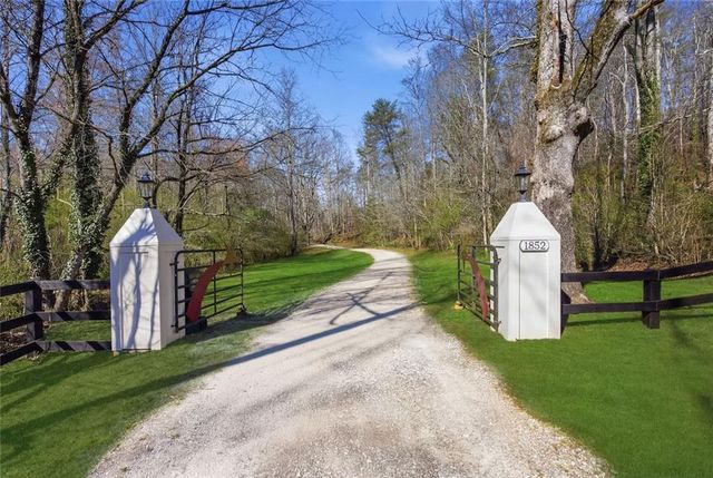 1852 Oak Grove Road, Dahlonega, GA 30533