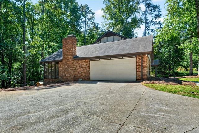 2305 Mountain West Trail, Tucker, GA 30087