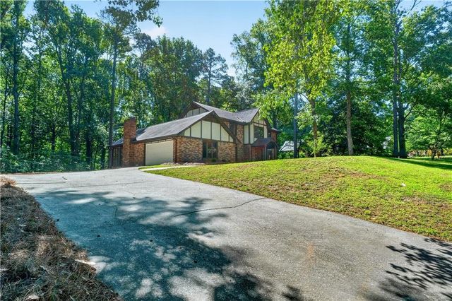 2305 Mountain West Trail, Tucker, GA 30087