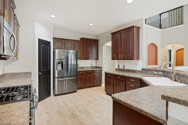 3809 Pitchstone Drive, Mckinney, TX 75070