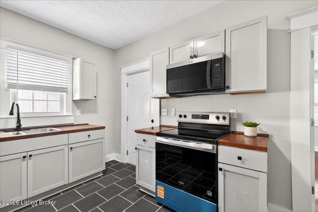 2722 Taylor Blvd, Louisville, KY 40208