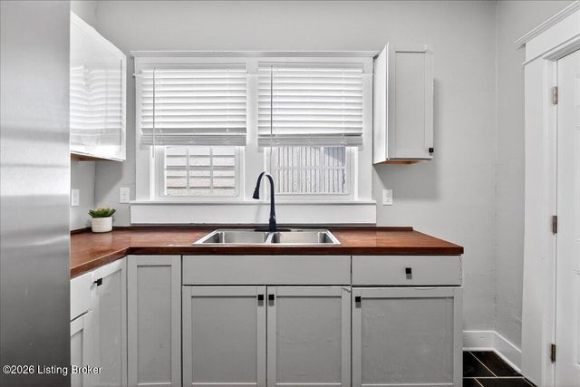 2722 Taylor Blvd, Louisville, KY 40208