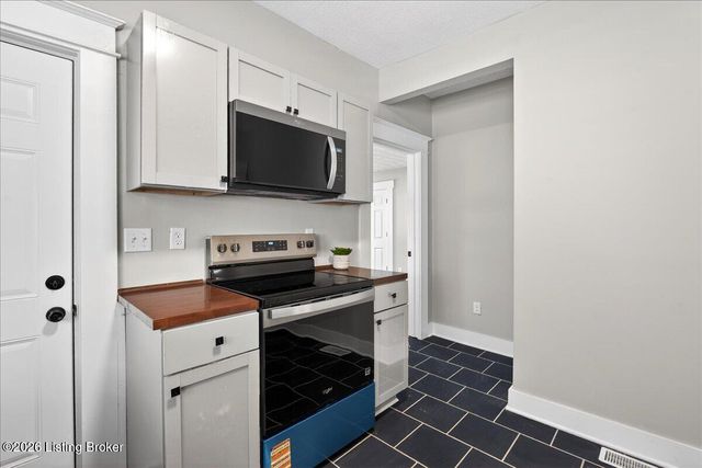 2722 Taylor Blvd, Louisville, KY 40208