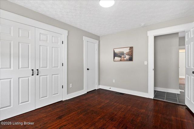 2722 Taylor Blvd, Louisville, KY 40208