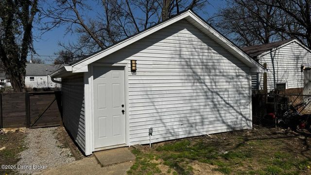 2722 Taylor Blvd, Louisville, KY 40208