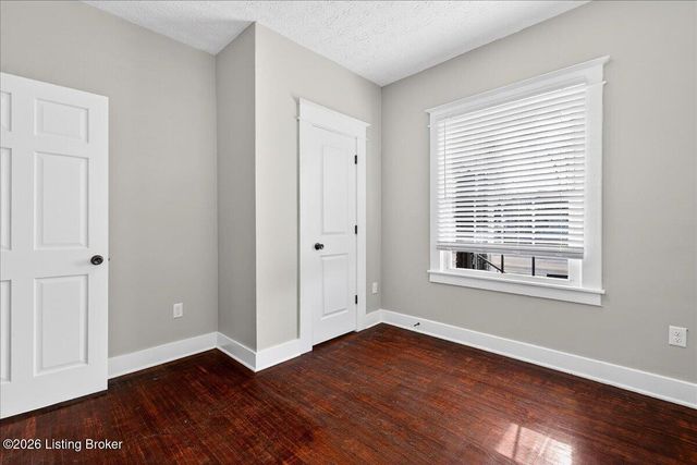 2722 Taylor Blvd, Louisville, KY 40208