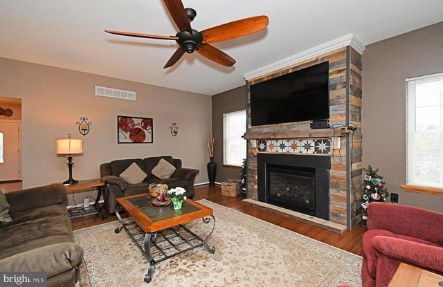 440 SUNNY RIDGE RD, Gilbertsville, PA 19525