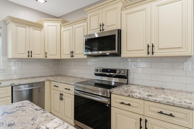 596 Cole Road, Hattiesburg, MS 39402