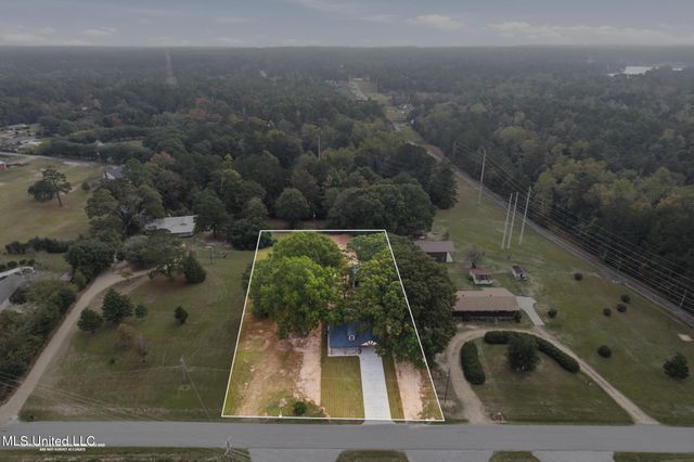 596 Cole Road, Hattiesburg, MS 39402